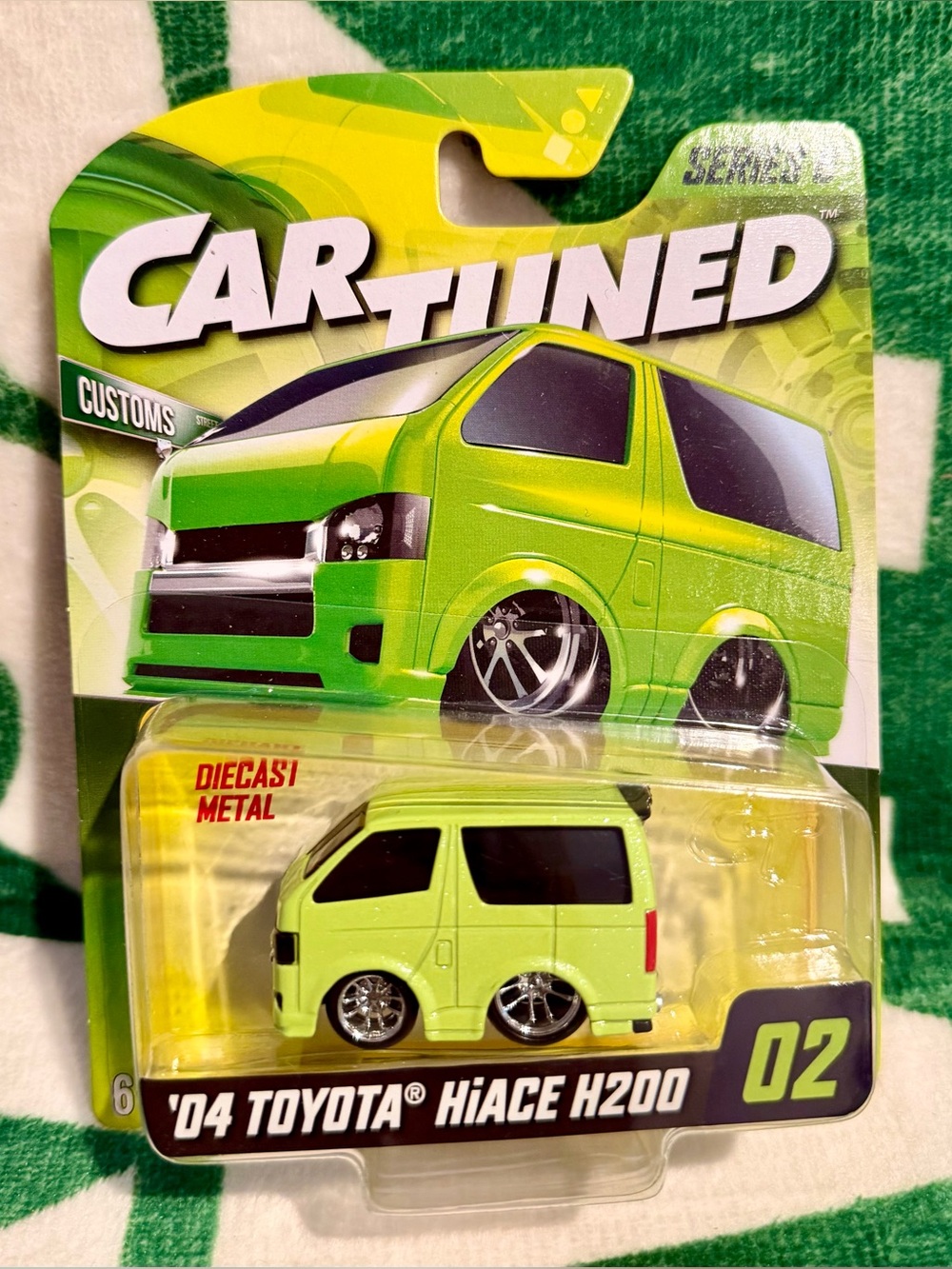 2025 CAR TUNED SERIES 6 #02 '04 TOYOTA HIACE H200 CARTUNED DIECAST CAR BRAND NEW